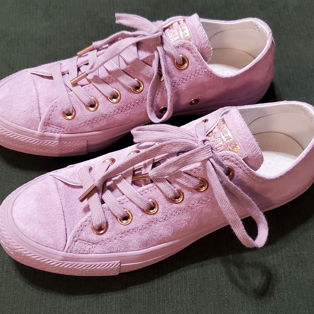 Lilac Suede Converse